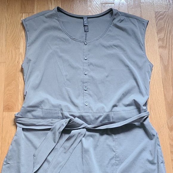 Mountain hardware dress - Picture 3 of 4